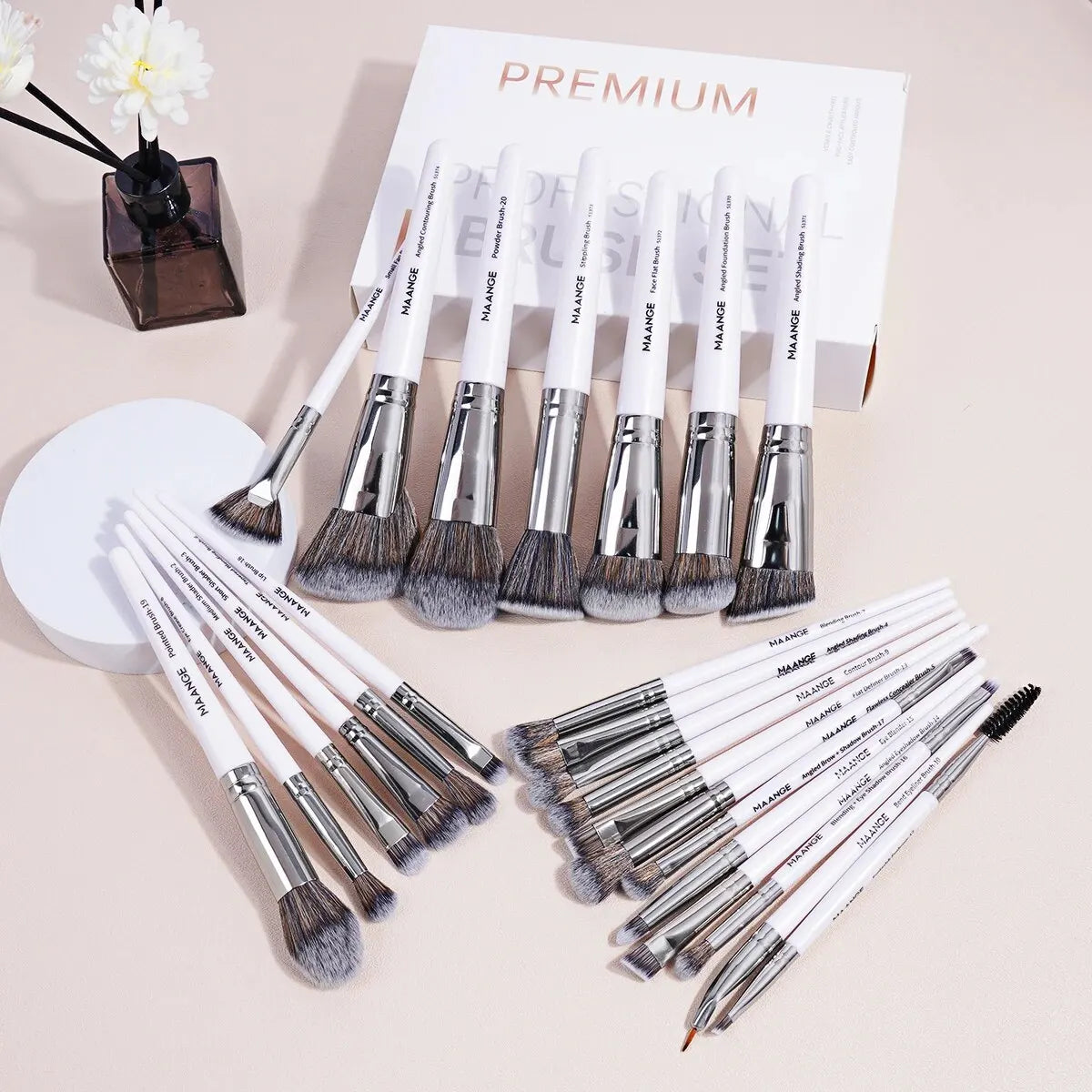 Professional Makeup Brush Set for Face and Eye Makeup with Gift Box